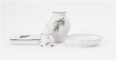 1 Vase, 1 Deckeldose, 1 Schale, 1 Kerzenleuchter, einflammig - Umění a starožitnosti