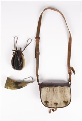 Jagdtasche, Munitionsbeutel und Pulverflasche, 19. Jahrhundert - Kunst & Antiquitäten