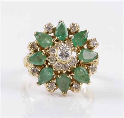 Brillant Diamant Smaragdring Diamanten zus. ca. 0,65 ct - Klenoty a náramkové