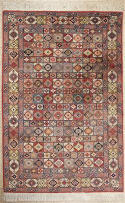Täbriz Teppich, ca. 254 x 170 cm, Nordwestpersien (Iran), Ende 20. Jahrhundert - Antiques and art