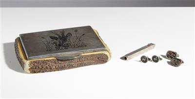 Deckeldose, zwei Paar jagdliche Manschettenknöpfe, Bleistifthalter, um 1900 - Antiquitäten, Möbel & Teppiche