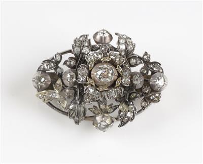 Altschliffdiamantbrosche, zus. ca. 4,20 ct, um 1900 - Klenoty a Hodinky