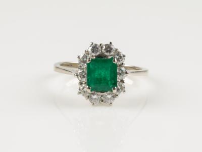 Brillant Smaragdring, Brillanten zus. ca. 0,60 ct - Jewellery and watches