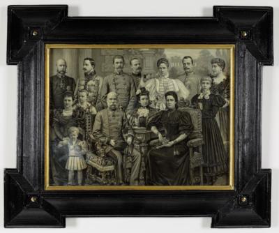 Kaiser Franz Joseph I und Kaiserin Elisabeth im Kreise ihrer Familie - Umění, starožitnosti, šperky