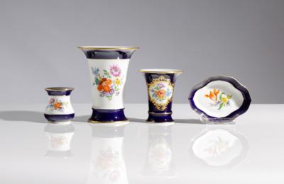 Drei Vasen, Schälchen Porzellanmanufaktur Meissen, Ende 20. Jahrhundert - Arte, antiquariato e gioielli