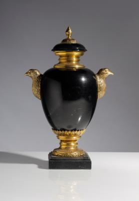 Urnenförmige Deckelvase im Empirestil, 20. Jahrhundert - Umění a starožitnosti