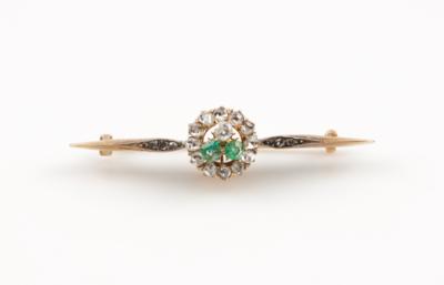Diamantrauten Smaragdbrosche um 1900, Diamanten zus. ca. 0,60 ct - Gioielli & orologi