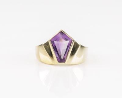 Amethyst Ring - Jewellery & watches