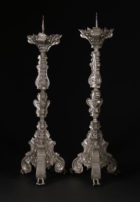 Paar Rokoko Altarleuchter, 3. Viertel 18. Jahrhundert - Frühlingsauktion II