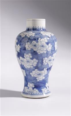 Blau-weiße Vase, - Autumn auction