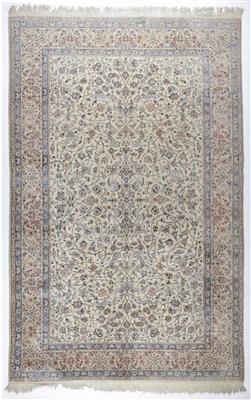 Isfahan Teppich, ca. 338 x 214 cm, Zentralpersien (Iran), 1. Hälfte 20. Jahrhundert - Asta di autunno