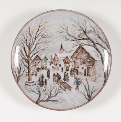 Wandteller - Schale “Winterliches Dorf”, Entwurf Ernst Huber (Wien 1895–1960), Ausführung Schleiss Gmunden - Herbstauktion