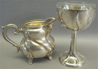 Deutscher Becherpokal mit Glasschale und Milchgießer - Antiques, art and jewellery