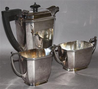 Kaffeekanne, Milchgießer und Zuckerschale, Fa. Mappin  &  Webb - Antiques, art and jewellery