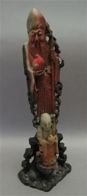 Speckstein-Figurengruppe auf Podest, China, 19. Jhdt.? - Arte, antiquariato e gioielli