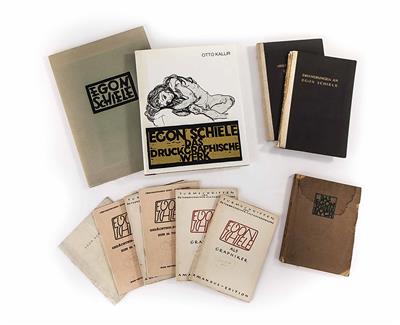 Konvolut von 11 Stück älterer Literatur über Egon Schiele: a) - Kunst, Antiquitäten und Schmuck