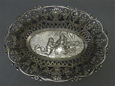 Kleine ovale Silberschale im Rokokostil, Deutsch, 1. Hälfte 20. Jhdt. - Antiques, art and jewellery