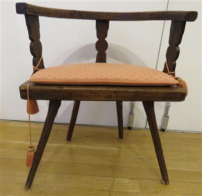 Halbrunder massiver bäuerlicher Sessel - Kunst, Antiquitäten und Schmuck