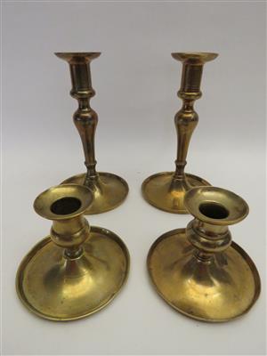 Zwei Paar Messing-Kerzenleuchter, 18./19. Jahrhundert - Kunst, Antiquitäten und Schmuck