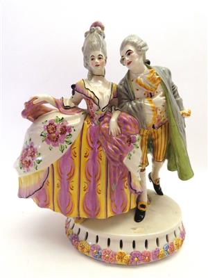 Galantes Paar in barocker Kleidung, Wiener kunstkeramische Werkstätte nach 1910 - Schmuck, Kunst und Antiquitäten