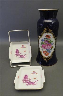 Vase und zwei Schälchen Meissen, 2. Hälfte 20. Jahrhundert - Jewellery, antiques and art