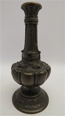 Kleine Neo-Louis-Seize Vase in Balusterform - Jewellery, antiques and art