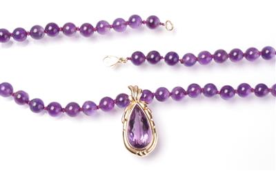 Amethystcollier - Jewellery, antiques and art