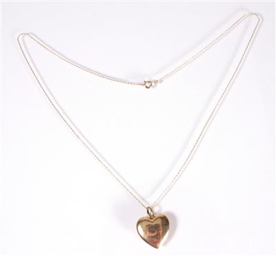 Herzangehänge an Halskette - Jewellery