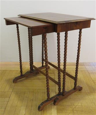 Zwei Jour-Tischchen, 2. Hälfte 19. Jahrhundert - Schmuck, Kunst und Antiquitäten