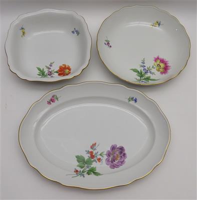 Runde und quadratische Schüssel, ovale Platte, Meissen, 1974/78 - Jewellery, antiques and art