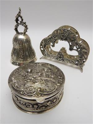 Tischglocke, Serviettenhalter und Döschen (Innenvergoldung) - Jewellery, antiques and art