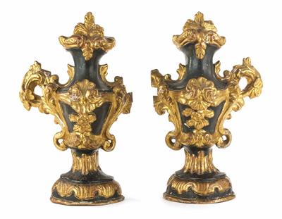 Paar barocke Altaraufsatz-Vasen, Erste Hälfte 18. Jahrhundert - Klenoty, umění a starožitnosti