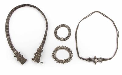 Zwei Gürtel und zwei Fußketten, Indien um 1900/20 - Schmuck, Kunst und Antiquitäten