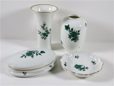 2 Vasen, Schale, ovale Deckeldose, Augarten 2. Hälfte 20. Jahrhundert - Umění, starožitnosti a šperky