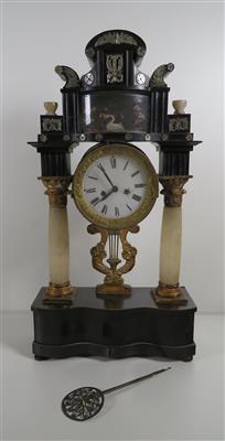 Biedermeier-Kommodenuhr, um 1830/40 - Kunst, Antiquitäten und Schmuck