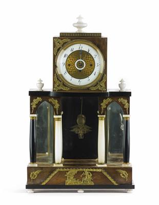 Biedermeier-Kommodenuhr, um 1825/30 - Umění, starožitnosti a šperky