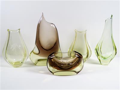 4 Vasen, 1 Ascher, Entwurf Miloslav Klinger - Gioielli, arte e antiquariato