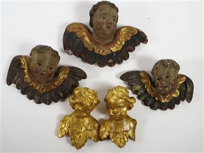 Fünf, teils unterschiedliche, geflügelte Engelsköpfe, 18./19. Jahrhundert - Jewellery, antiques and art