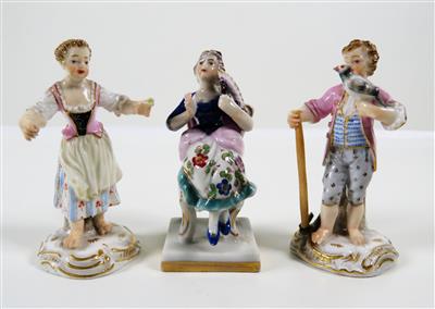 3 Miniatur-Porzellanfiguren, Meissen und Volkstedt, 19./20. Jahrhundert - Schmuck, Kunst und Antiquitäten
