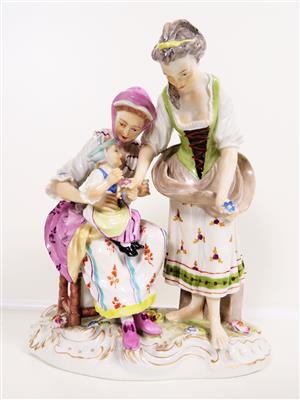 Mutter mit Kind auf Schoß und junge Frau mit Blumen, - Jewellery, antiques and art