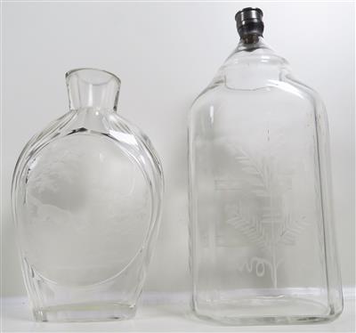 Plattflasche und Branntweinflasche, 20. Jahrhundert - Antiques
