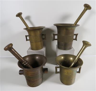 Vier unterschiedliche Messingmörser mit Pistill - Antiques