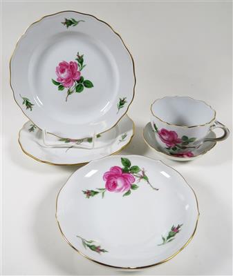 Tasse, 2 Untertassen, 2 Dessertteller, Meissen, 2. Hälfte 20. Jahrhundert - Gioielli, arte e antiquariato