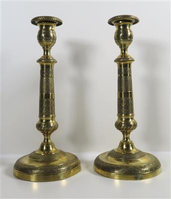 Paar klassizistische Kerzenleuchter, 1. Hälfte 19. Jhdt. - Schmuck, Kunst und Antiquitäten