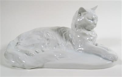 Liegende Katze, Entwurf Eva Vastagh 1928, Herend, Ungarn 2. Hälfte 20. Jahrhundert - Gioielli, arte e antiquariato