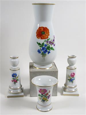Große und kleine Vase und Paar Kerzenhalter, Meissen, 2. Hälfte 20. Jahrhundert - Klenoty, umění a starožitnosti