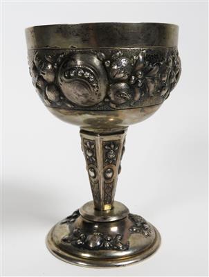 Kleiner Silberpokal in Neorenaissancestil, Deutsch, Ende 19. Jahrhundert - Schmuck, Kunst & Antiquitäten