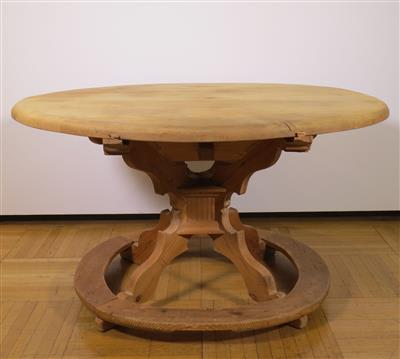 Runder bäuerlicher Tisch (sog. Kreuztisch), ursprünglich 19. Jahrhundert - Schmuck, Kunst & Antiquitäten