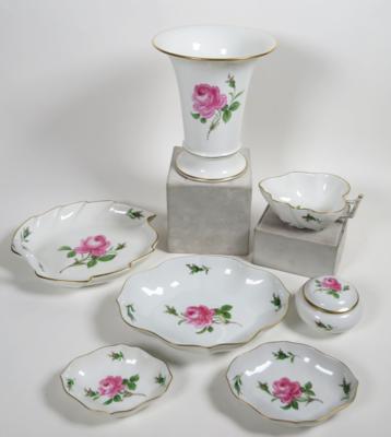 1 Vase, 2 Blattschalen, ovale 3 Schälchen, 1 Deckeldöschen, Meissen, 2. Hälfte 20. Jahrhundert - Schmuck, Kunst & Antiquitäten