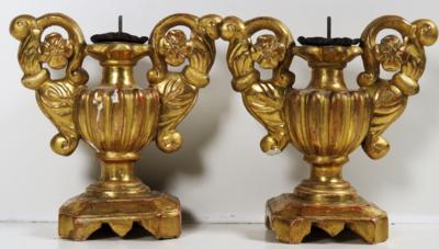 Paar Kerzenständer in Form von Alter-Aufsatzvasen, 1. Hälfte 19. Jahrhundert - Klenoty, umění a starožitnosti